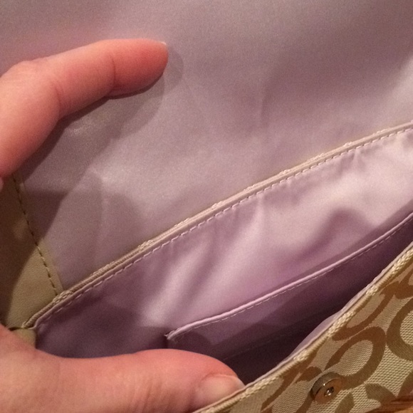 Coach Classic Signature Wristlet - Picture 5 of 5